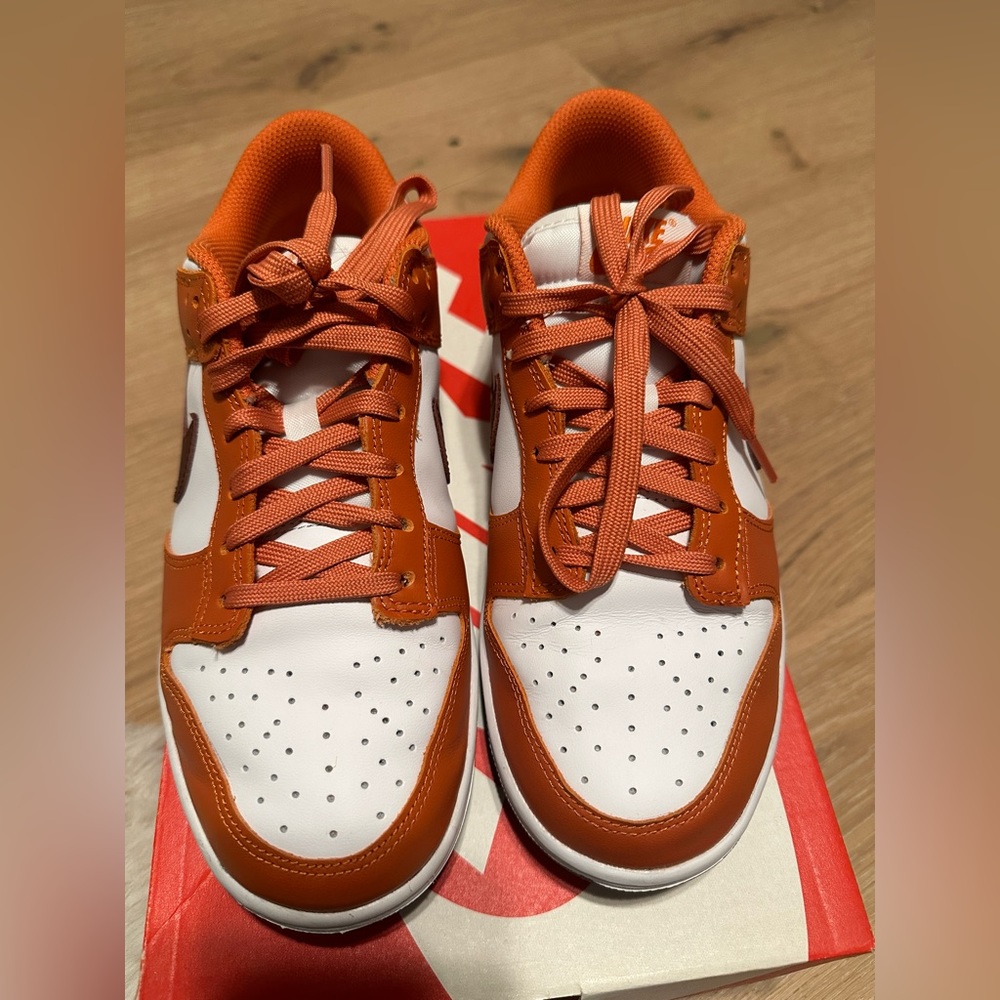 Women’s dunk low bronze eclipse size 8 women’s